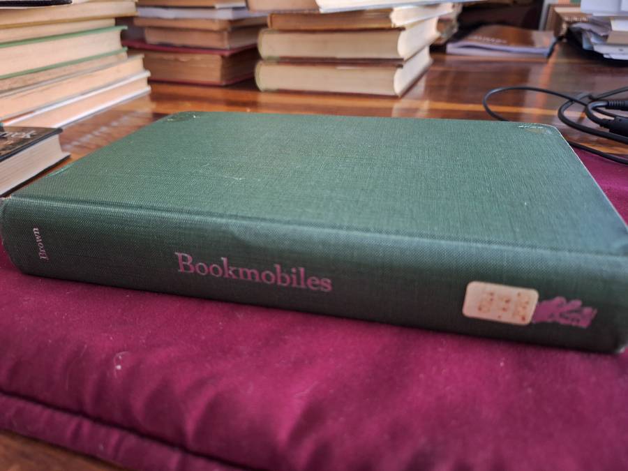 BOOKMOBILE - Brown Mobile Library History Preface by Gretchen Knief Schenk