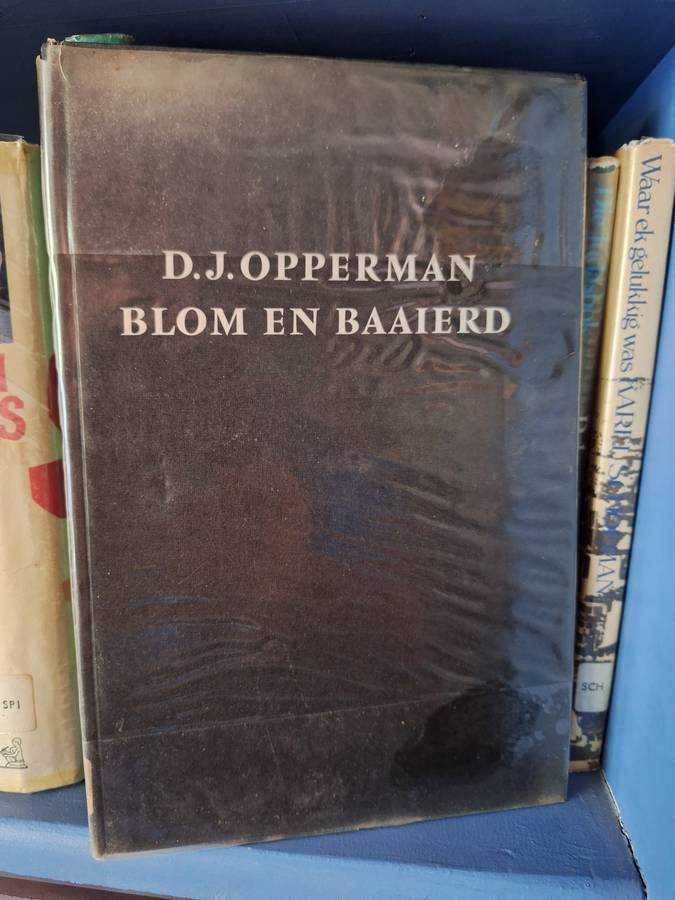 BLOM en BAIERD - DJ Opperman. 1971 rare edition. Afrikaans text. Poetry
