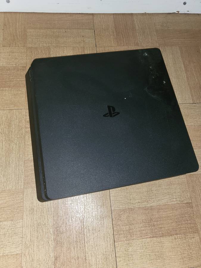 Playstion 4 Slim (PS4 Console Only)