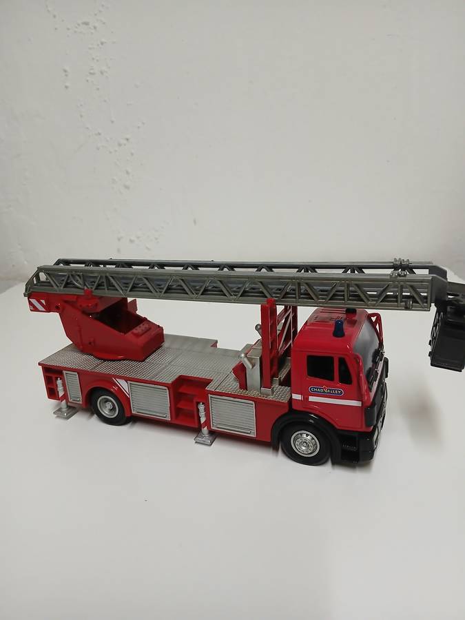CHAD VALLEY  - MERCEDES-BENZ FIRE ENGINE
