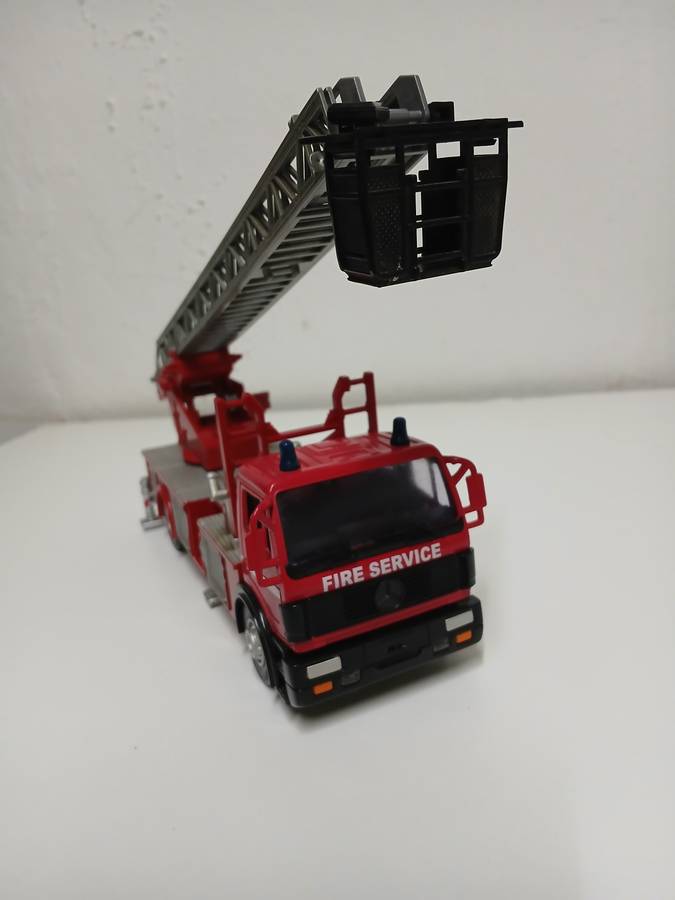 CHAD VALLEY  - MERCEDES-BENZ FIRE ENGINE
