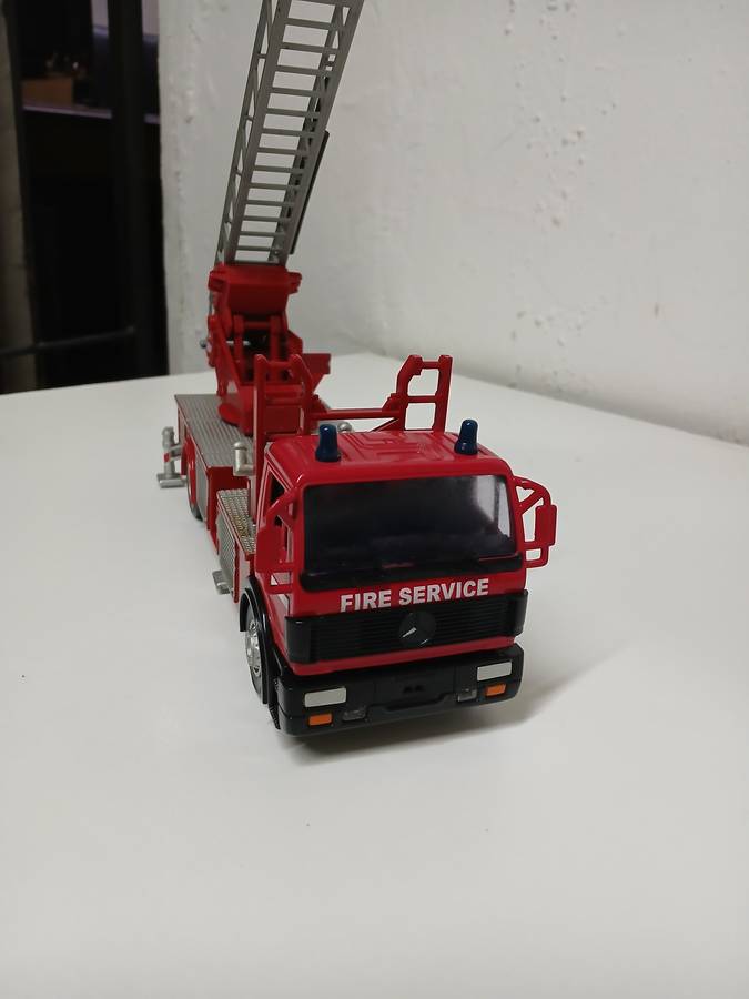 CHAD VALLEY  - MERCEDES-BENZ FIRE ENGINE