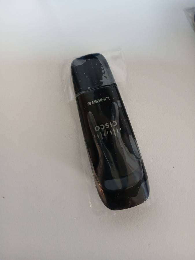 CISCO Dual-Band Wireless-N USB Adapter