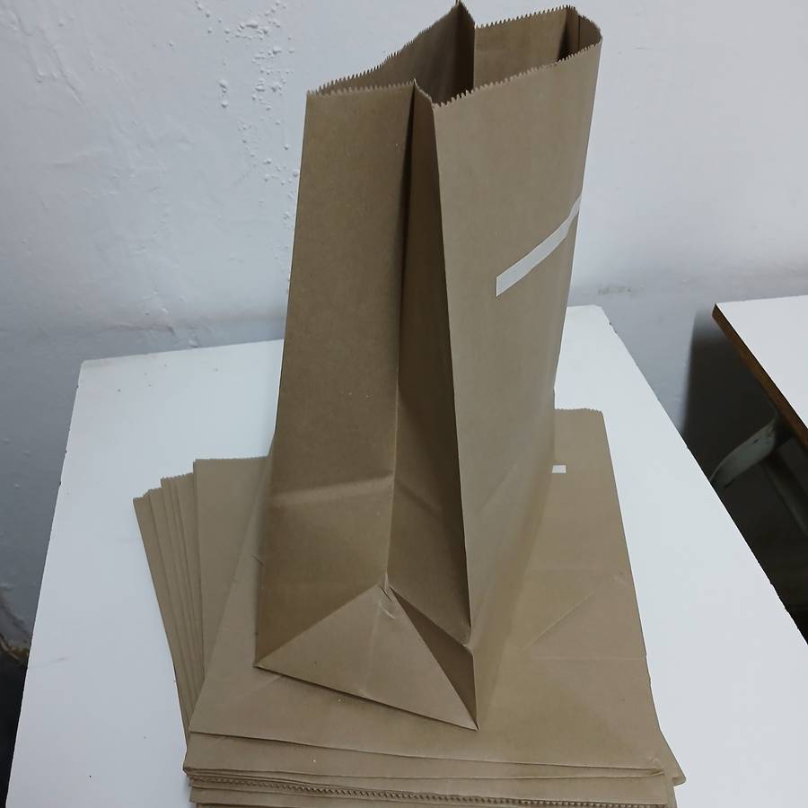 Kitchen items & 25 PAPER SHOPPER BAGS