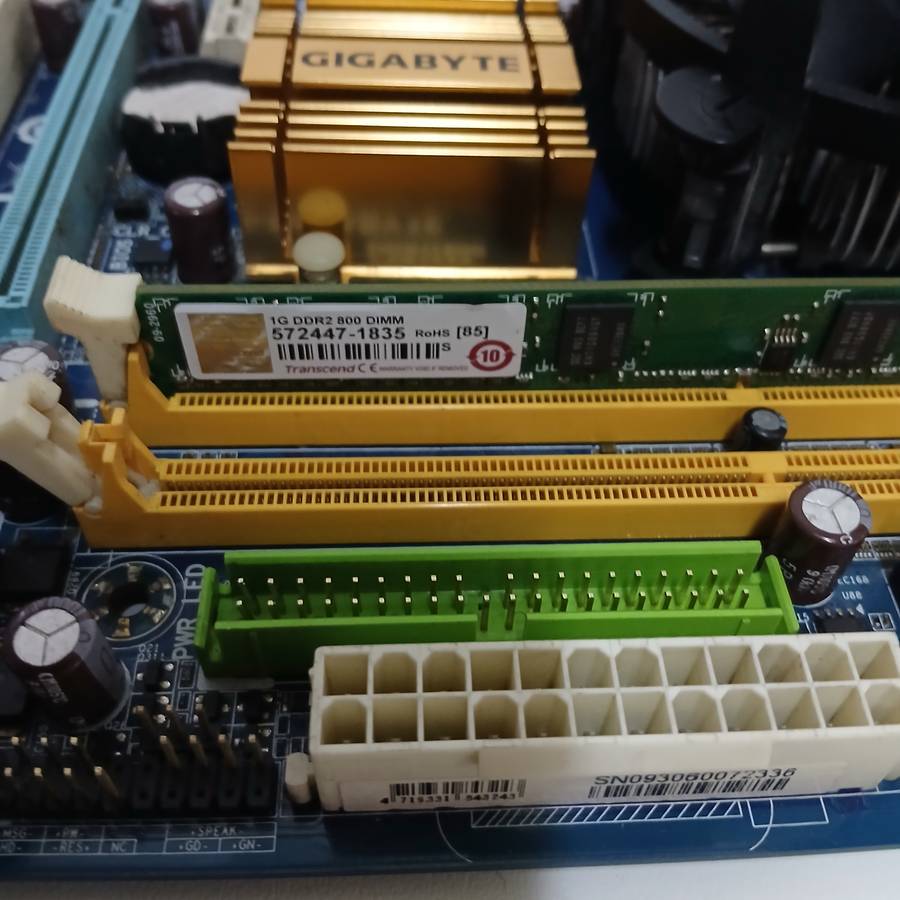 Gigabyte GA-G31M-ES2C motherboard