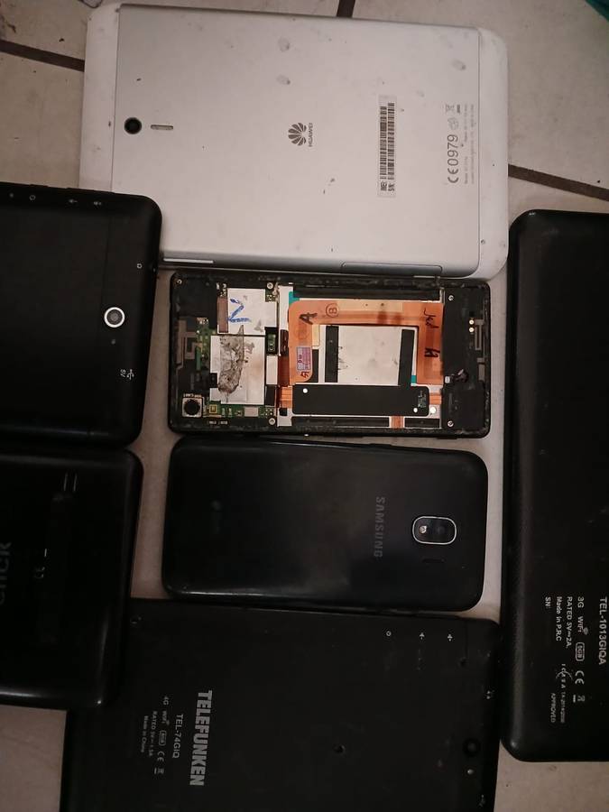 Joblot cellphones and tablets