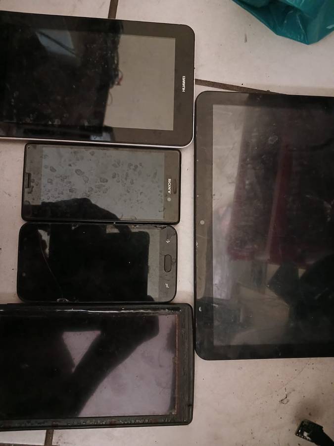 Joblot cellphones and tablets