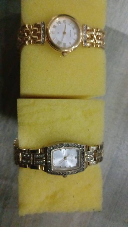 Ladies watches tempo and accurist