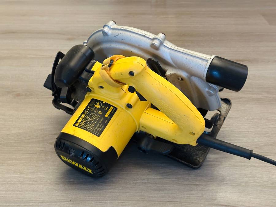 DEWALT Circular Saw