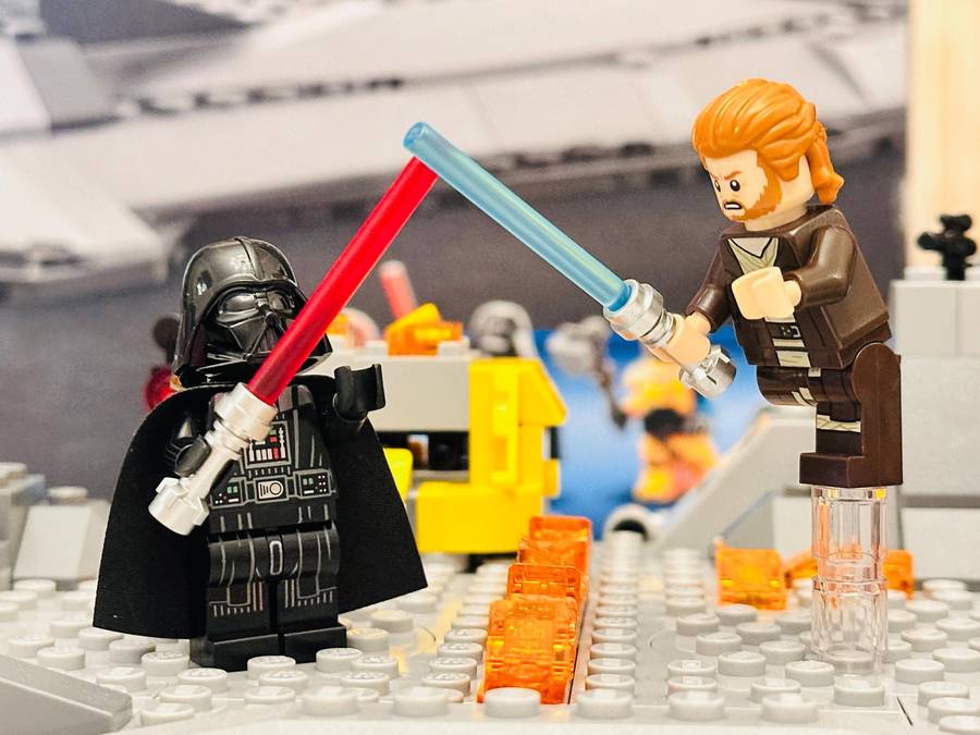 Obi-Wan vs Darth Vader Interactive Diorama with Original Box