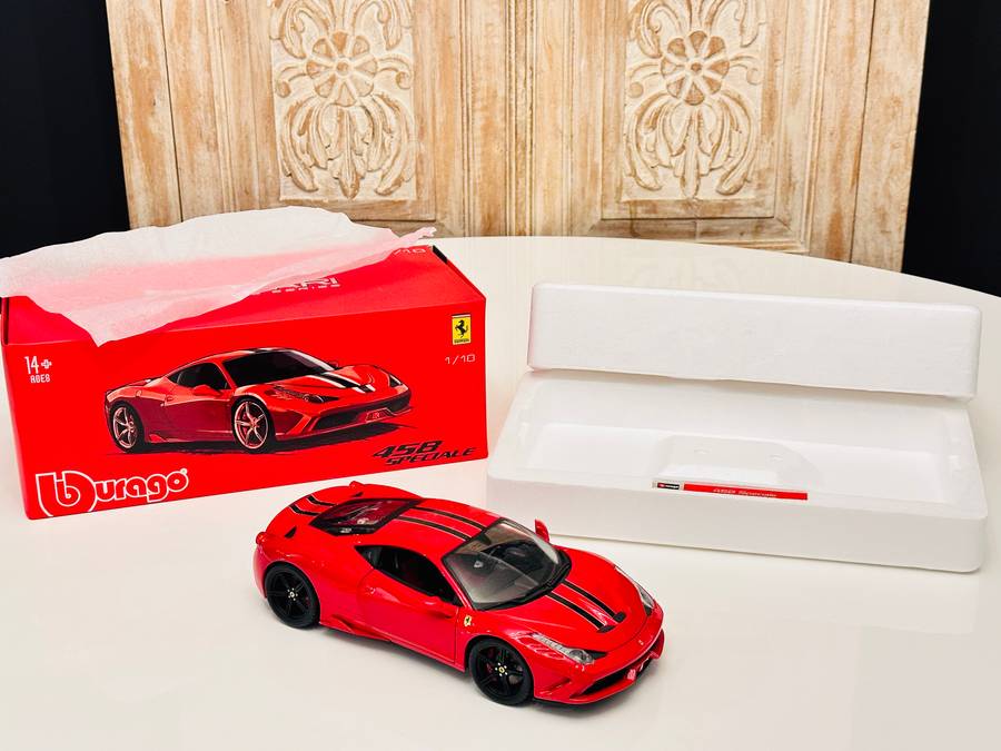 FERRARI Signature Series 458 Speciale 1:18 Model Collectable in Original Box