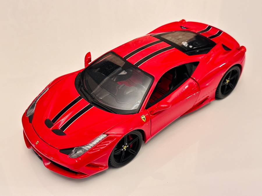 FERRARI Signature Series 458 Speciale 1:18 Model Collectable in Original Box
