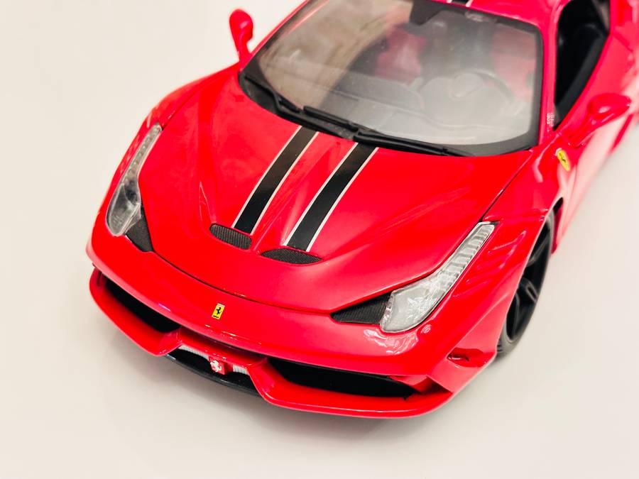 FERRARI Signature Series 458 Speciale 1:18 Model Collectable in Original Box