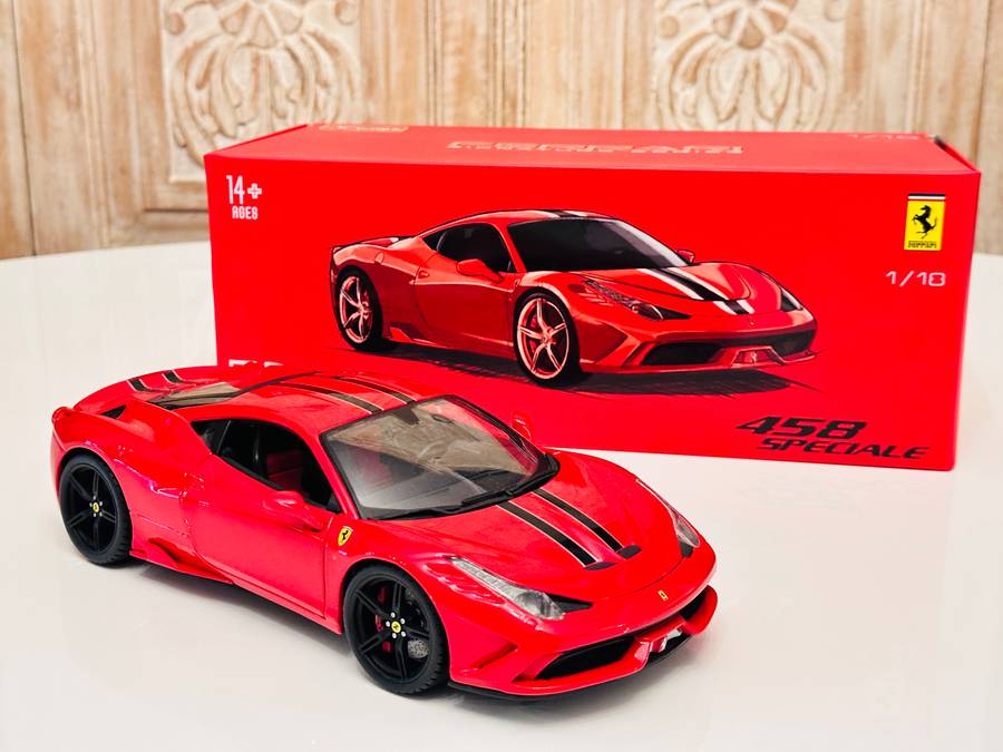 FERRARI Signature Series 458 Speciale 1:18 Model Collectable in Original Box