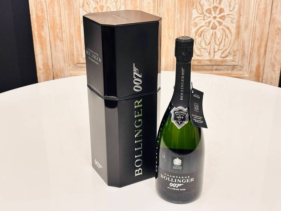 Bollinger Vintage 2009 Limited 007 Edition in Exclusive Cooler Display Case