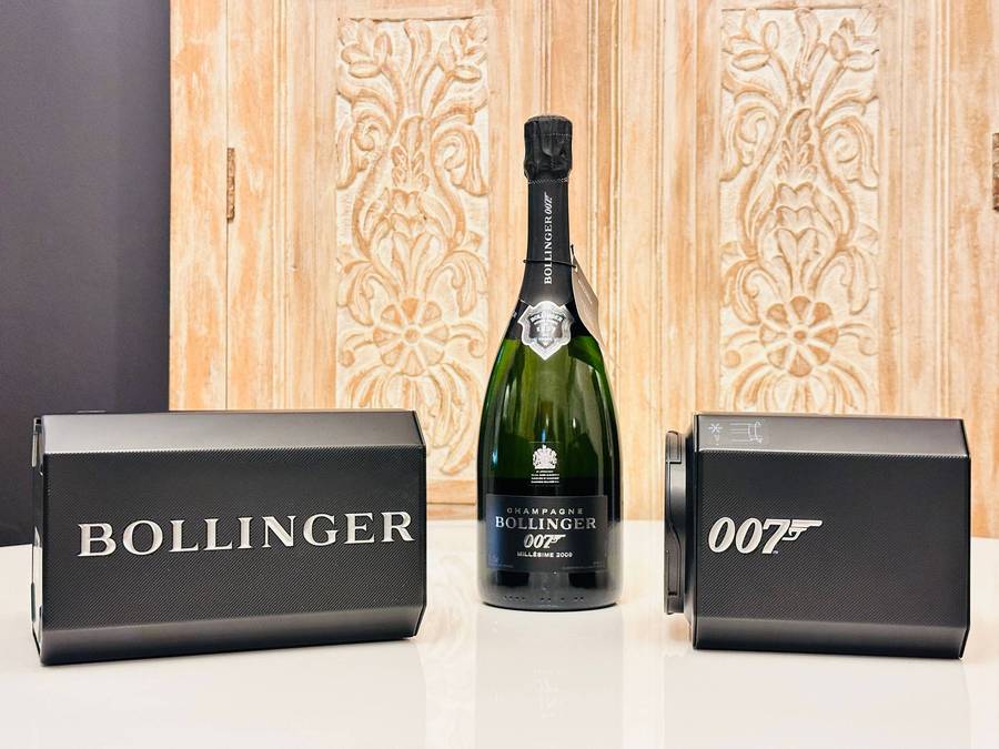 Bollinger Vintage 2009 Limited 007 Edition in Exclusive Cooler Display Case