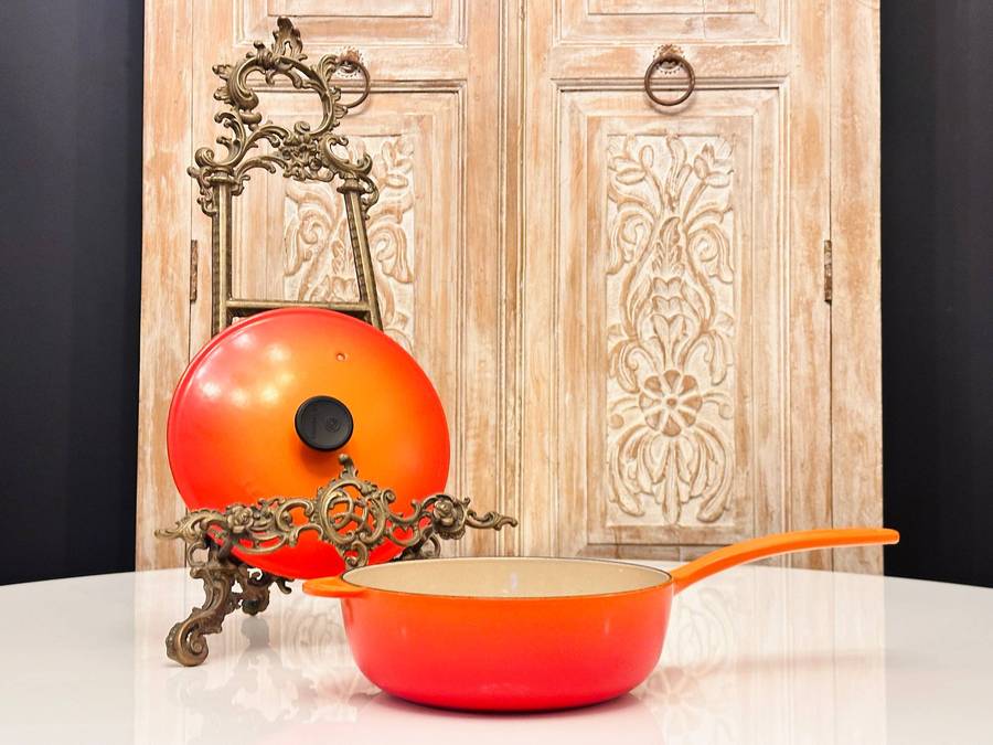 Le Creuset Signature Cast Iron Pot with Handle