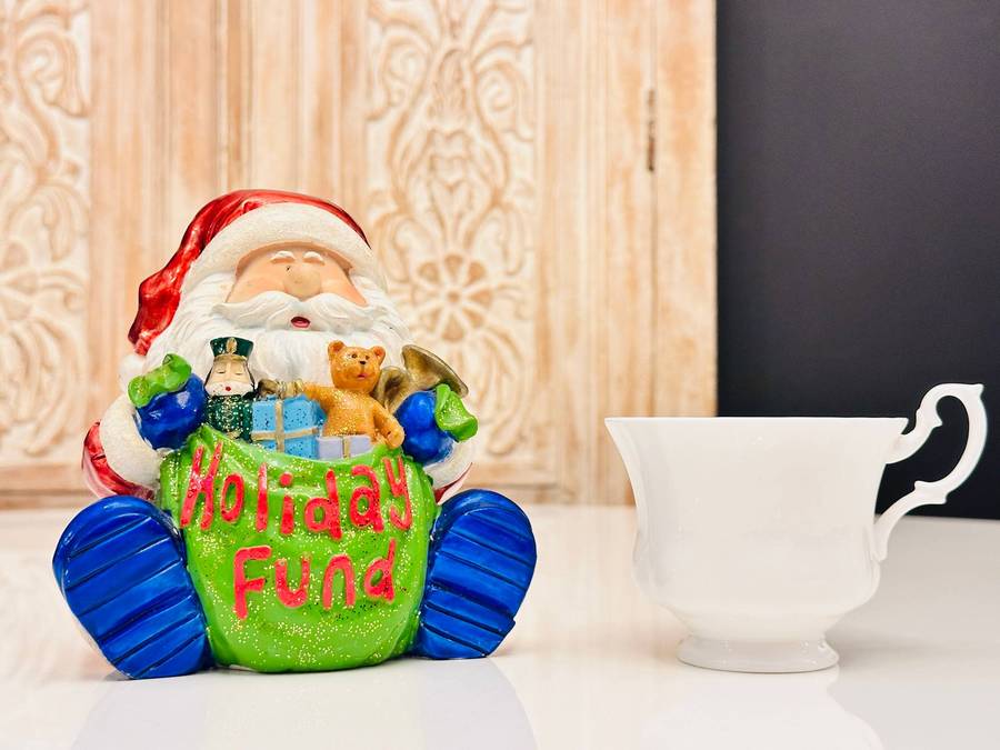 Noel Exclusive Collection Vintage Santa Money Box