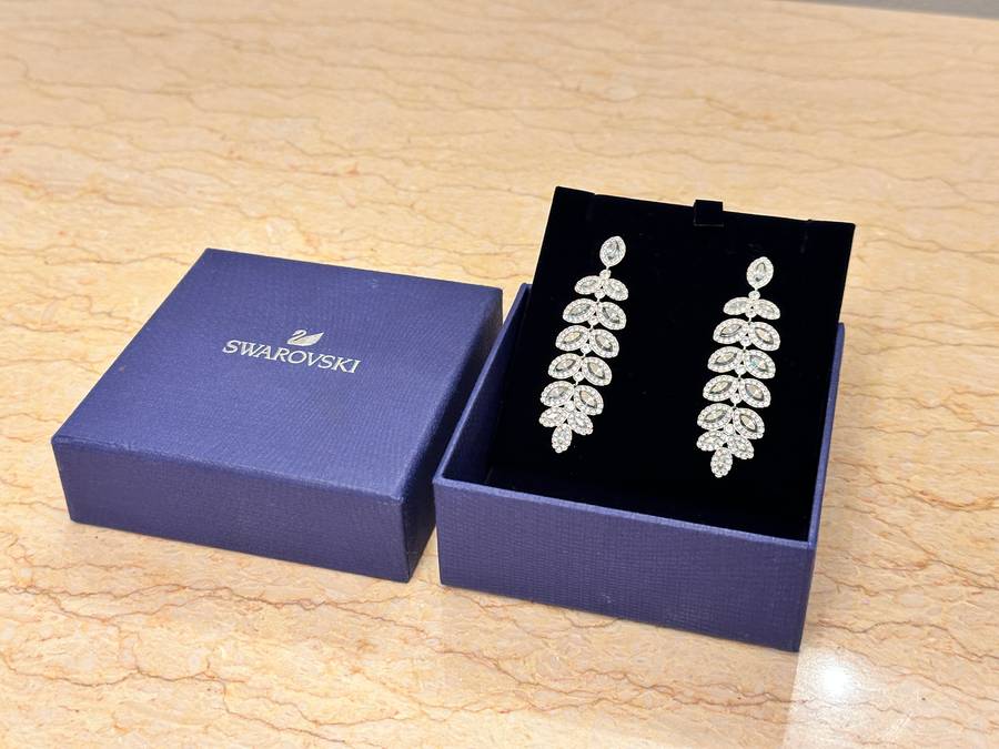 MAGNIFICENTLY Beautiful SWAROVSKI BARON Earrings