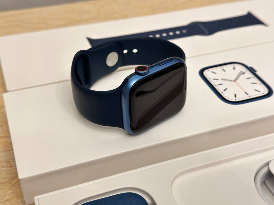 APPLE Watch Series 7 GPS CELLULAR 45MM - With Extra Apple Sport Band