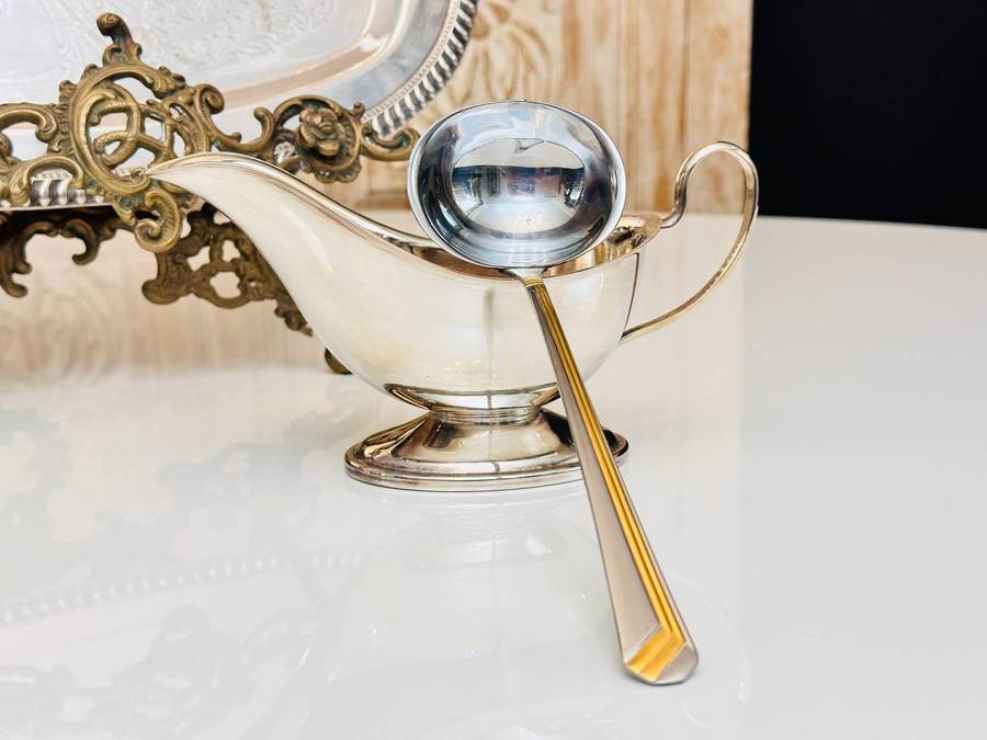 Elegant Vintage Server with Bestecke Exclusive 23/24 karat Gold plated Spoon