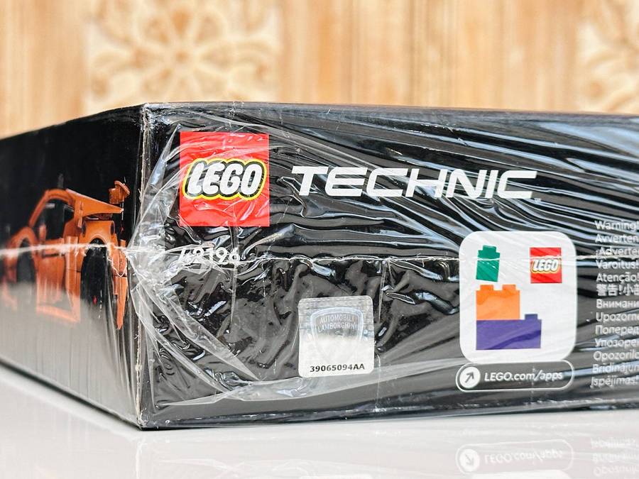 LEGO Technic Lamborghini Huracan in Original Sealed Box