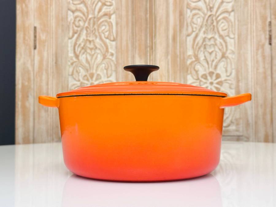 Le Creuset Cast Iron Iconic Signature Large 24cm Round Casserole