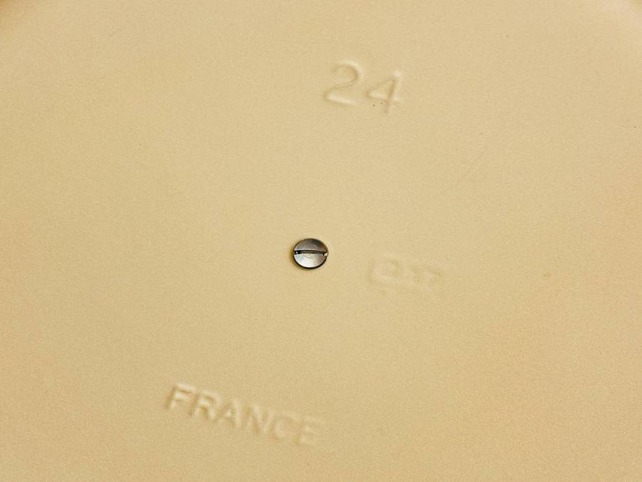 Le Creuset Cast Iron Iconic Signature Large 24cm Round Casserole