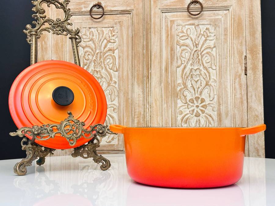 Le Creuset Cast Iron Iconic Signature Large 24cm Round Casserole