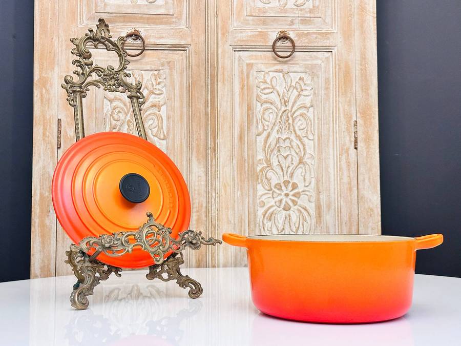 Le Creuset Cast Iron Iconic Signature Large 24cm Round Casserole