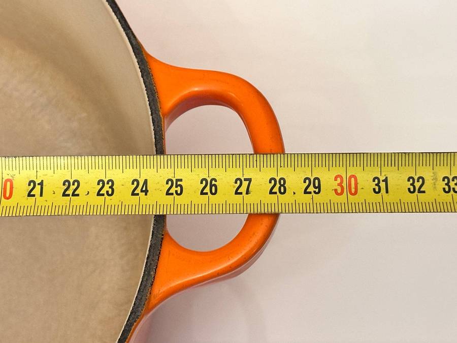 Le Creuset Cast Iron Iconic Signature Large 24cm Round Casserole