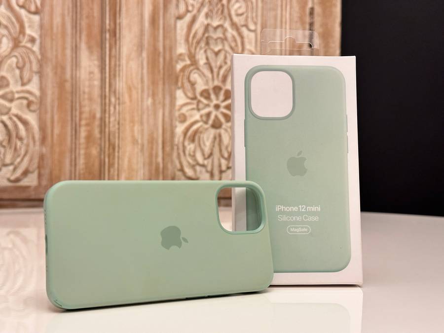 Apple IPhone 12 Mini Silicone MagSafe Cover