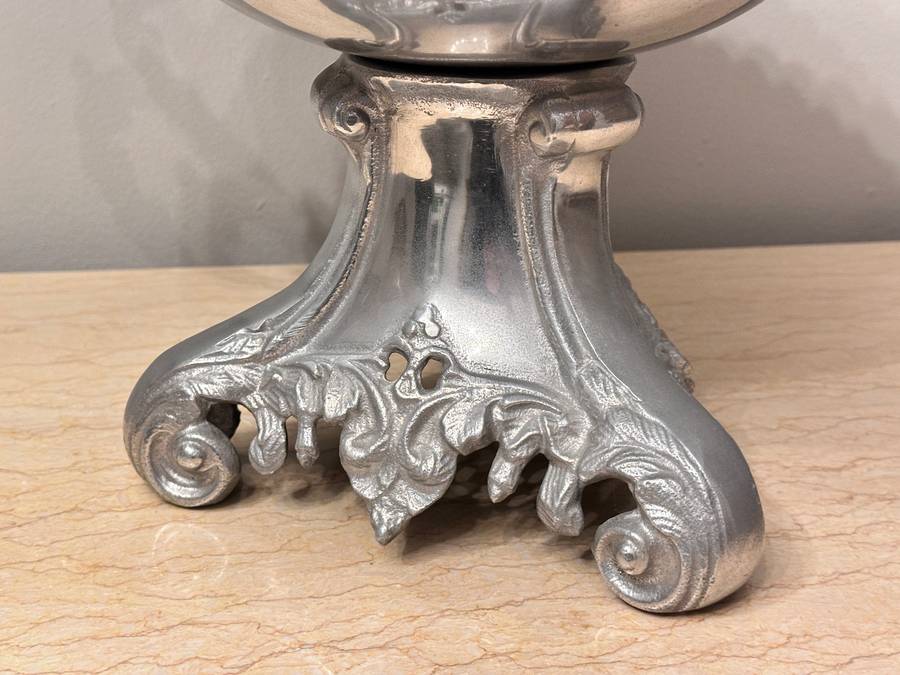 MAGNIFICENT Statement Piece