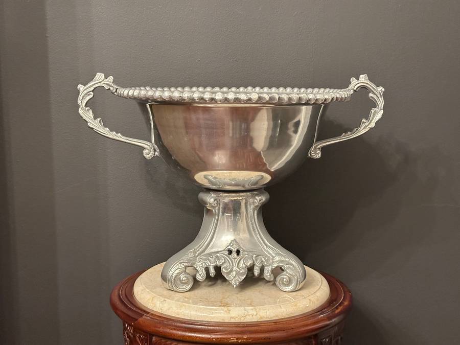 MAGNIFICENT Statement Piece