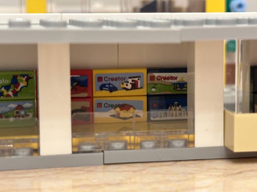 Iconic LEGO Store Collectable