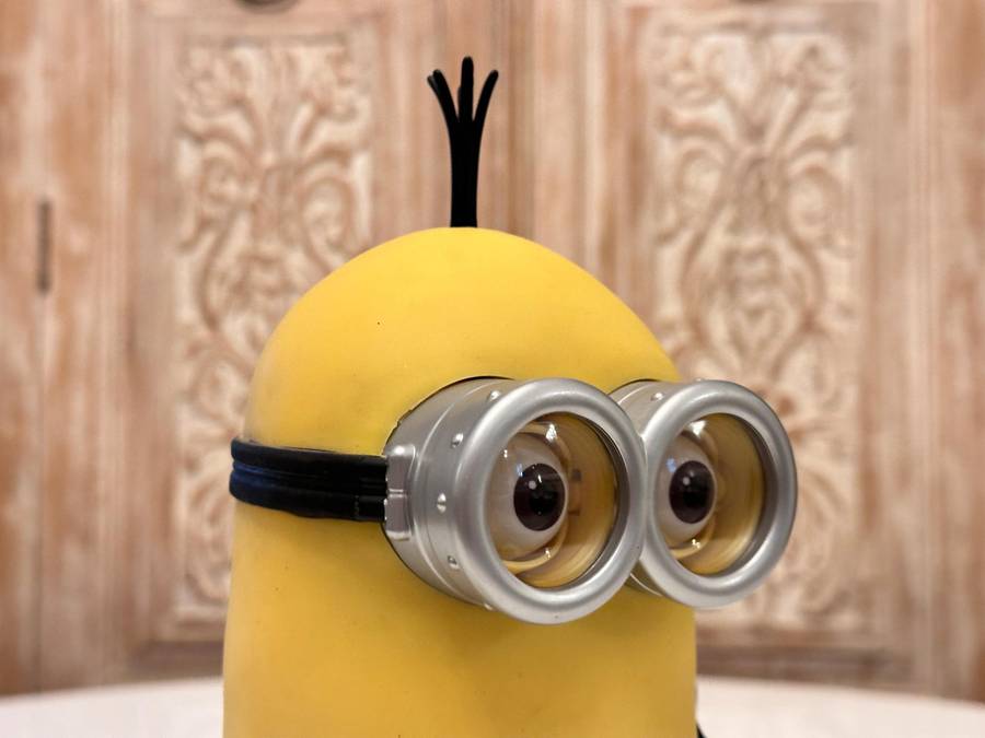 Large Interactive Talking Minion Kevin Collectable with Original Box