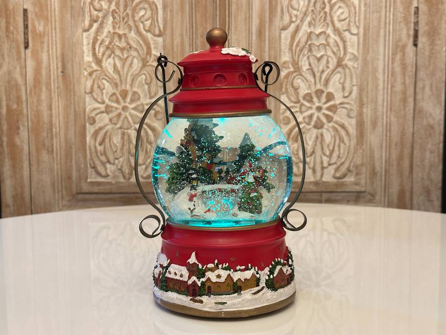 Exquisite Light up Musical Large SNOW GLOBE