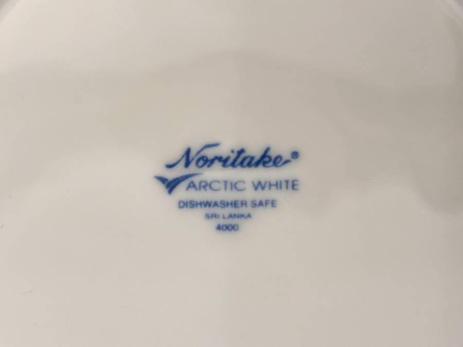 Elegant NORITAKE Side / Dessert Plates Set of 6