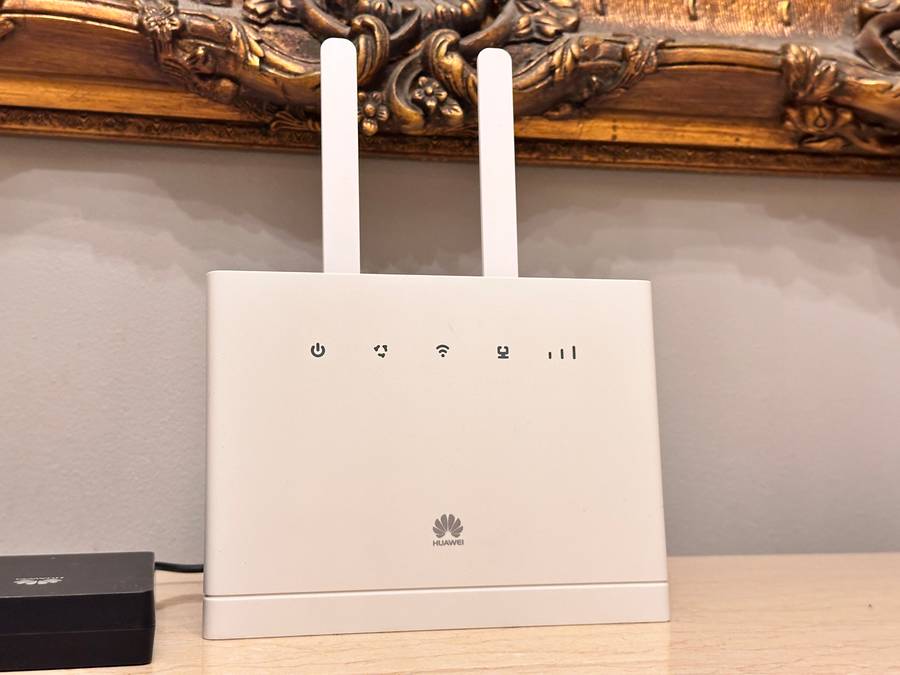 Huawei LTE 4G Wi-Fi SIM Router