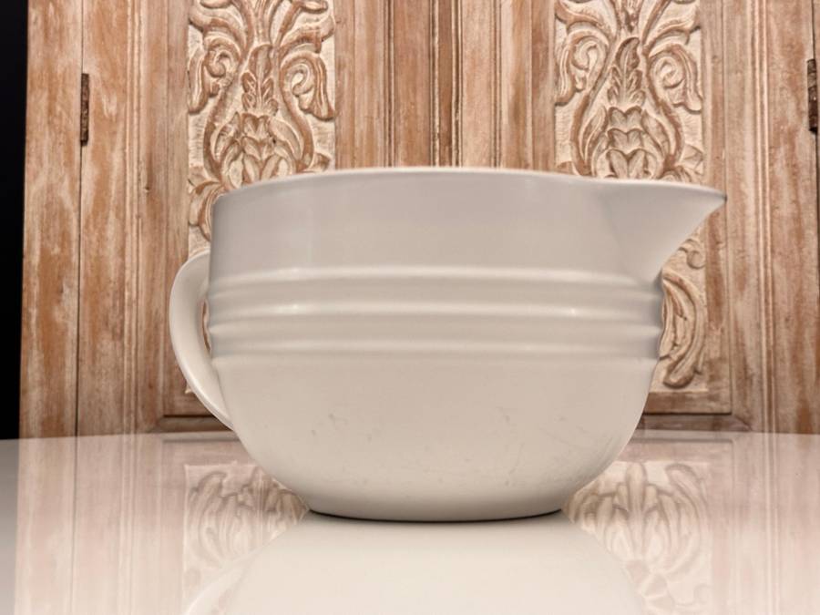 Le Creuset Large Stoneware Mixing / Pouring Bowl