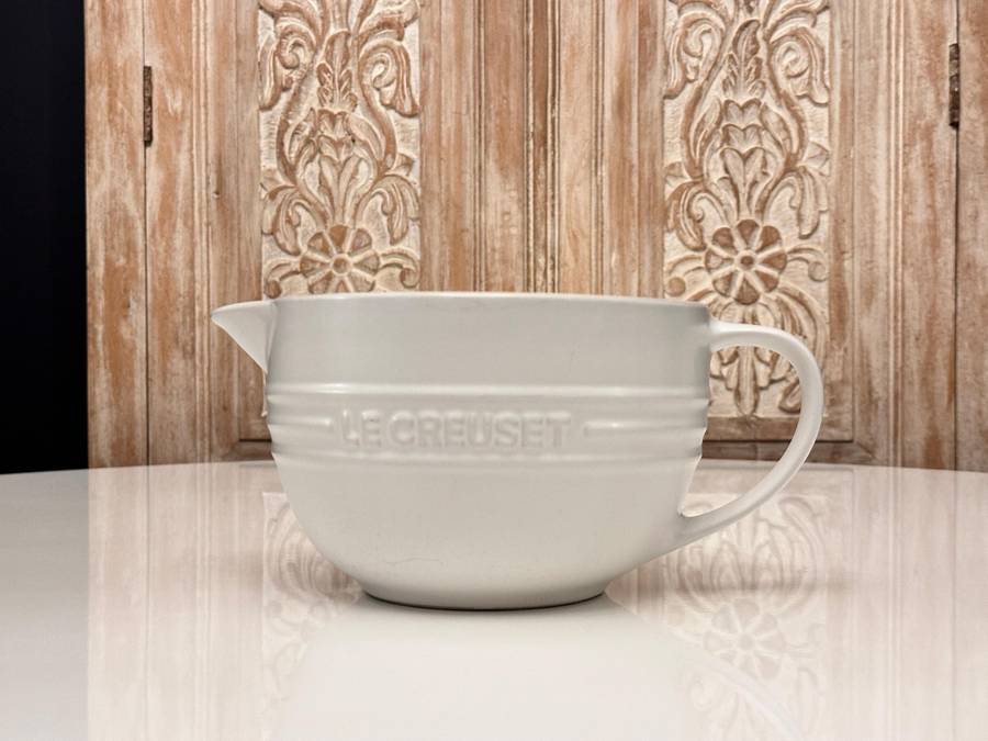 Le Creuset Large Stoneware Mixing / Pouring Bowl