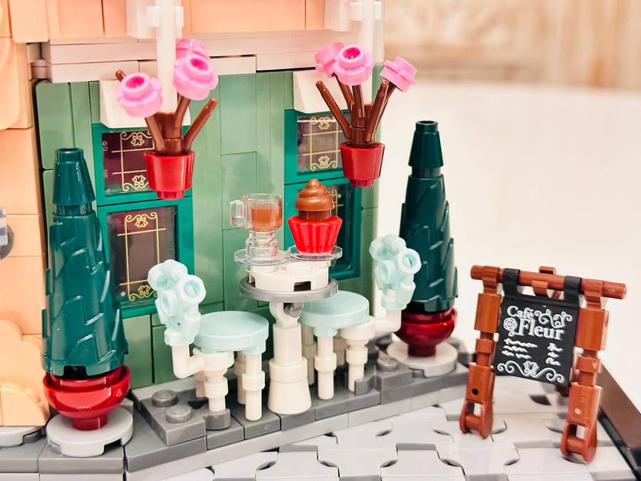LEGO Iconic French Cafe Collectable with Original Box