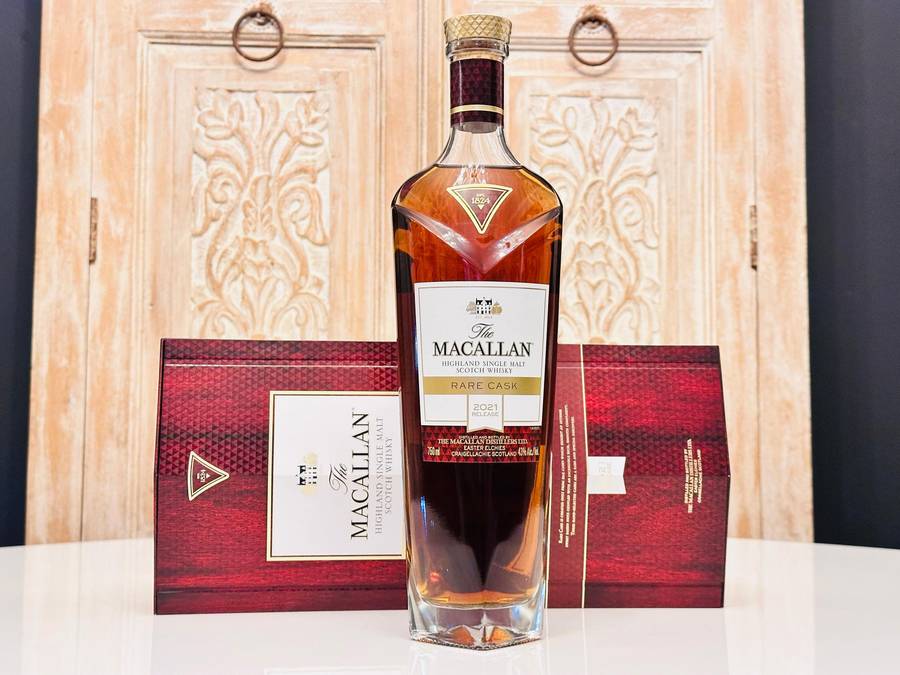 The Macallan Rare Cask 2021 Limited Edition in Macallan Showcase