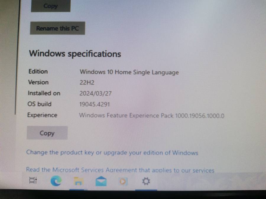 Lenovo C260 AIO - 19.5" LED - 2GB RAM/ 500GB HDD + Windows 10 - Excellent conditon