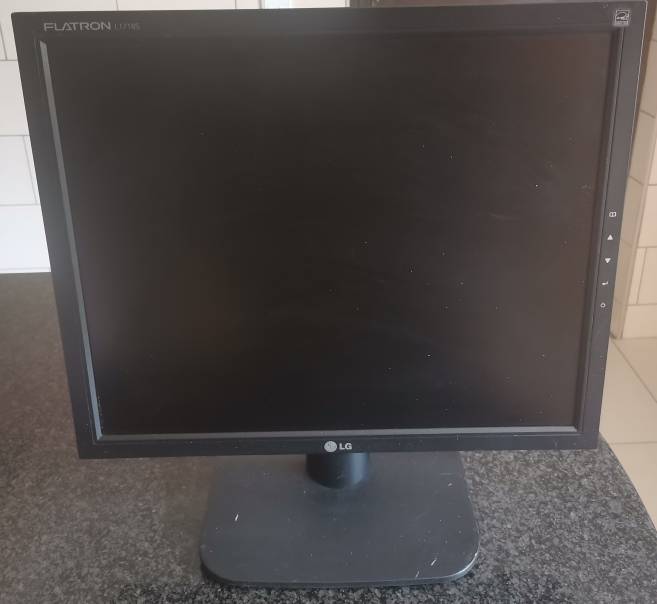 LG FLATRON L1718S 17" Monitor - VGA port only