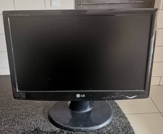 LG FLATRON W1943SS 19" Monitor - VGA port only