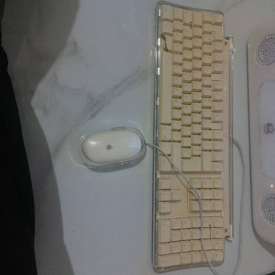 Vintage eMac computer