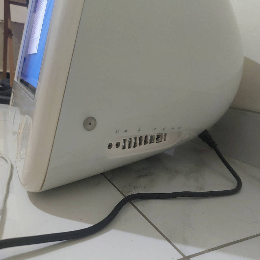 Vintage eMac computer