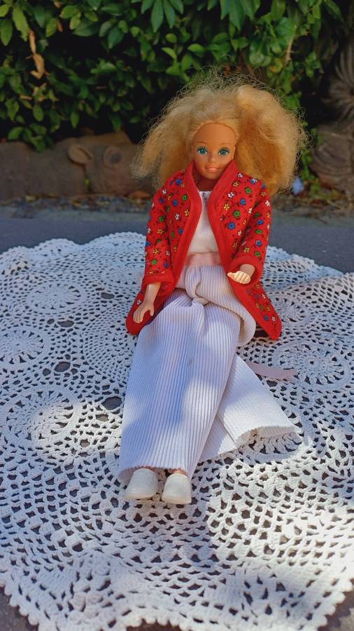 Mattel Vintage 1966 Barbie Twist & Turn Waist - Bendable Knees