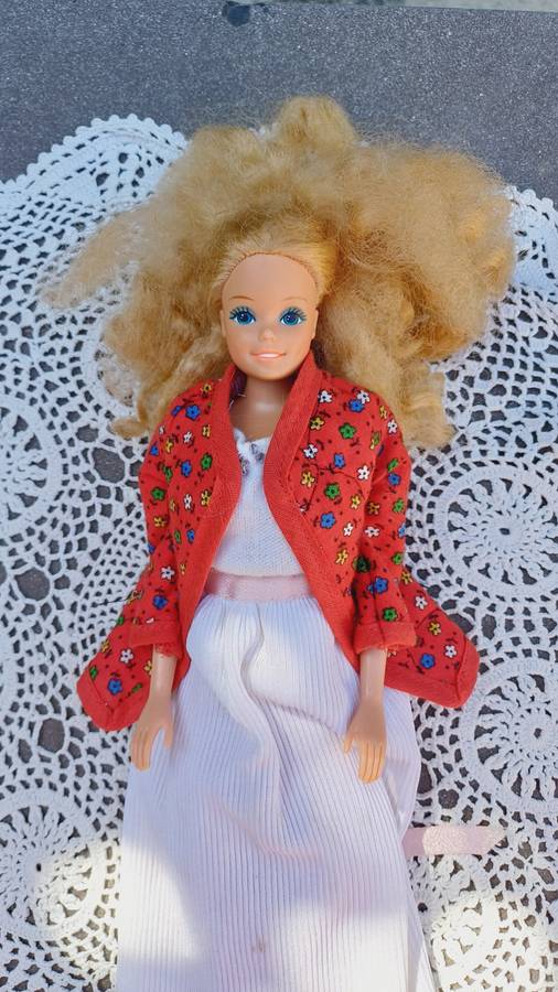 Mattel Vintage 1966 Barbie Twist & Turn Waist - Bendable Knees